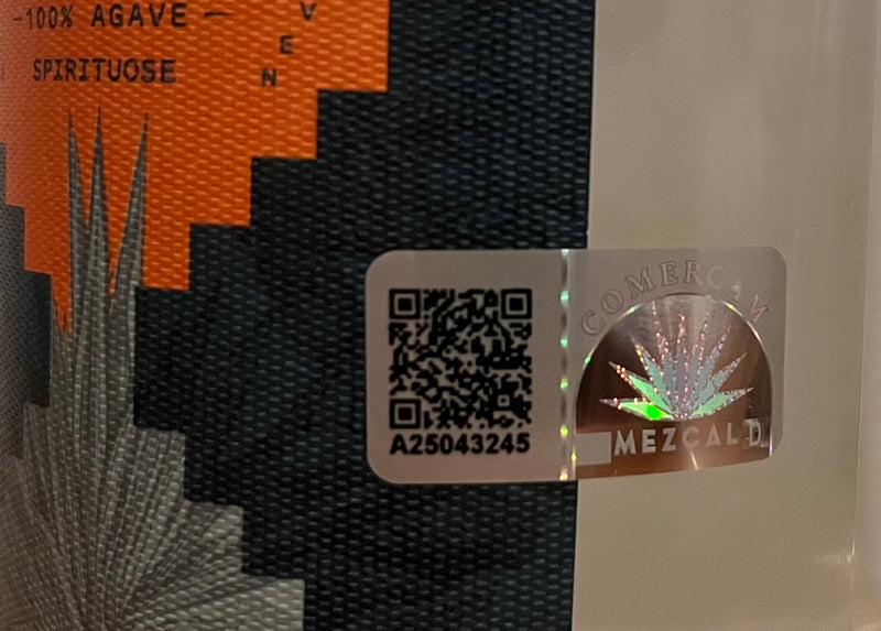 CRM-Hologramm auf einer Flasche Laepoca Mezcal